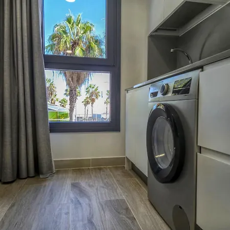 Yan Building By Canariasgetaway Daire