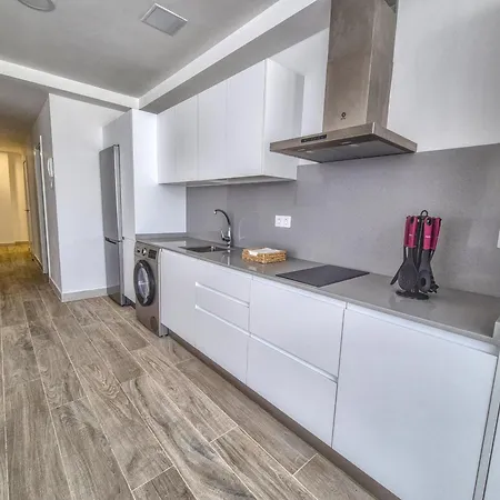 Yan Building By Canariasgetaway Daire