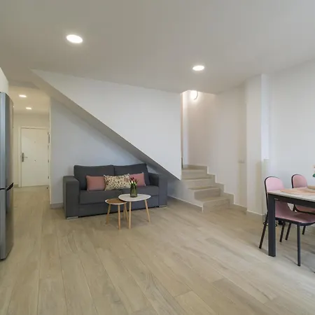 Yan Building By Canariasgetaway لاس بالماس دي غران كاناريا